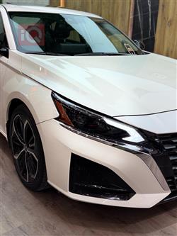 نيسان ألتيما